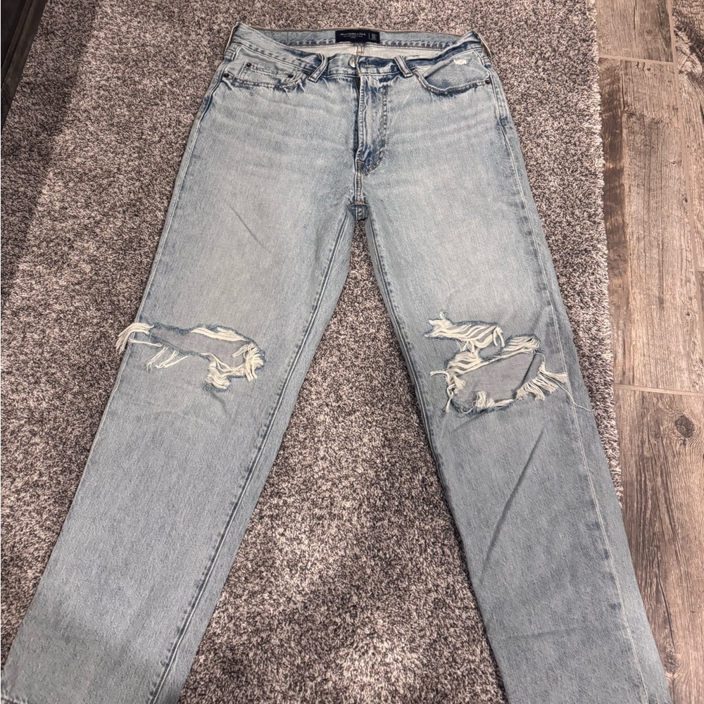 Men’s abercrombie lose jeans size 32/32 only wore a couple times